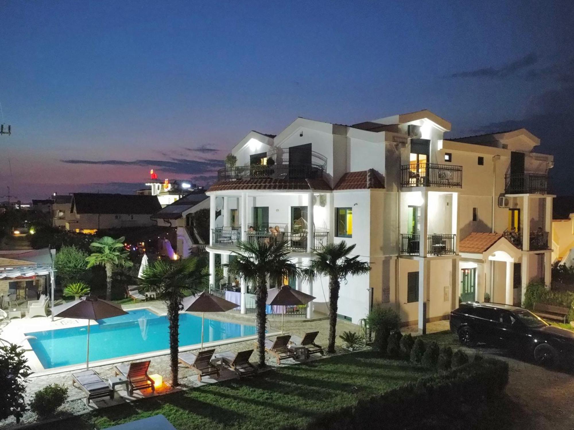 Apartments Lj Ulcinj Exterior photo