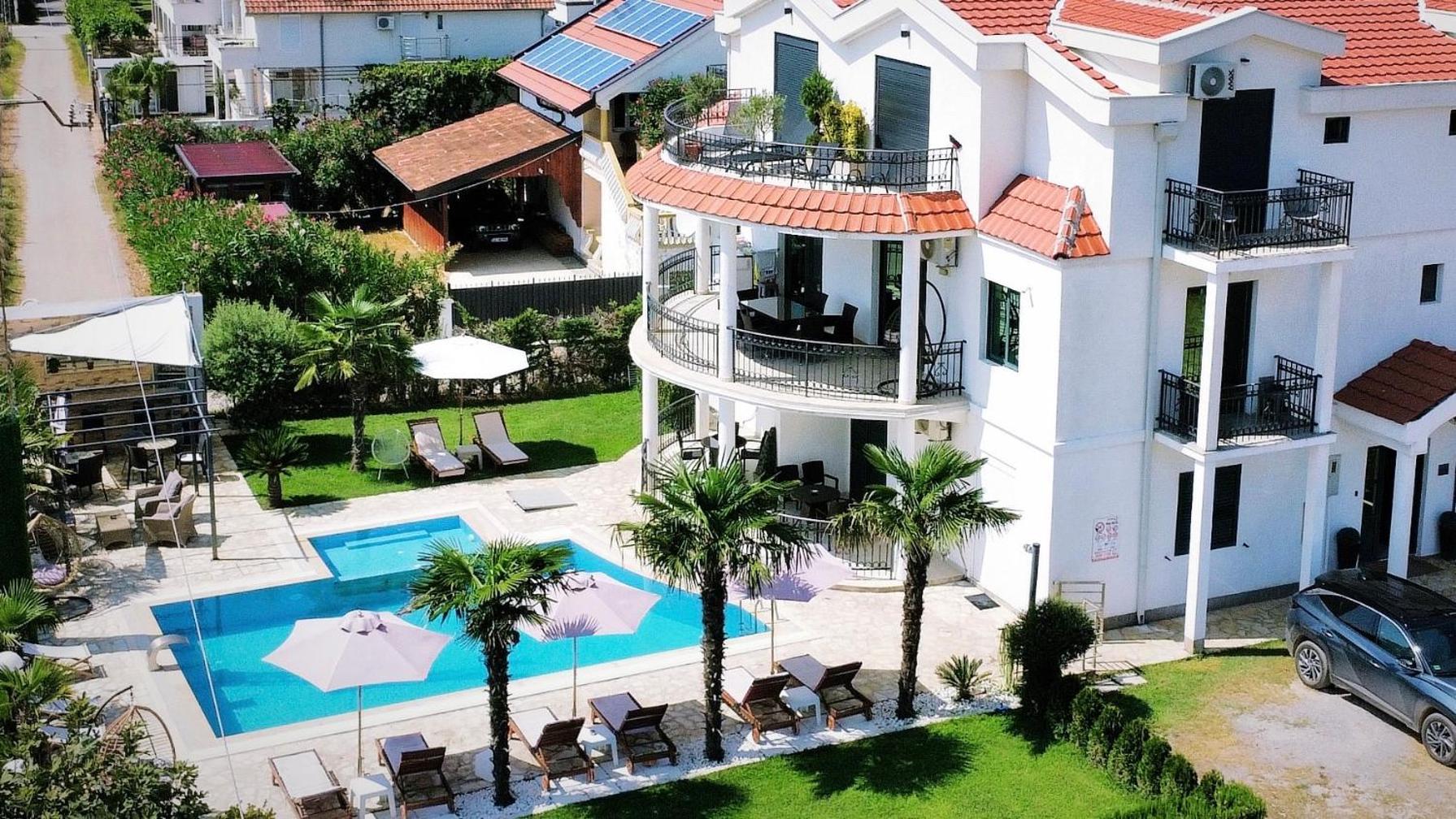 Apartments Lj Ulcinj Exterior photo