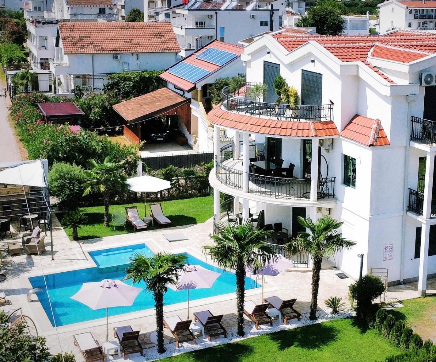 Apartments Lj Ulcinj Exterior photo