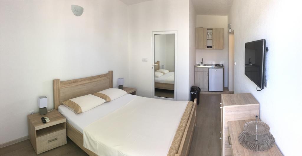 Apartments Lj Ulcinj Exterior photo